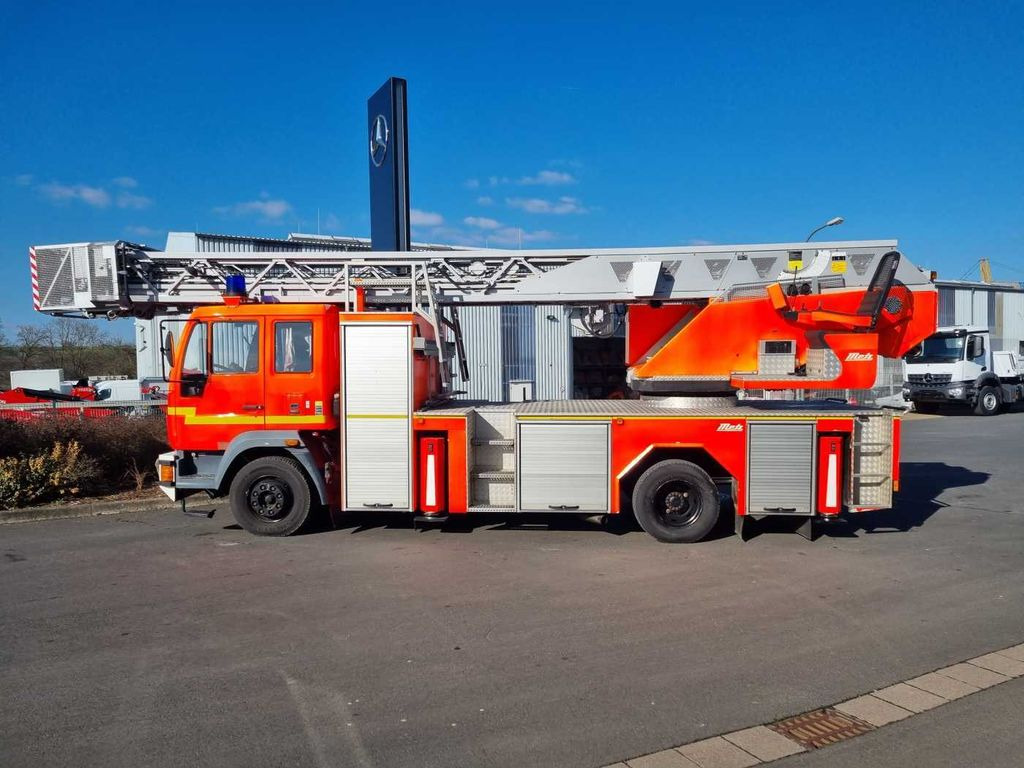 MAN 15.284LC Metz DLK 23-12 Feuerwehr Drehleiter - Camion: photos 4 MAN 15.284LC Metz DLK 23-12 Feuerwehr Drehleiter - Camion: photos 4