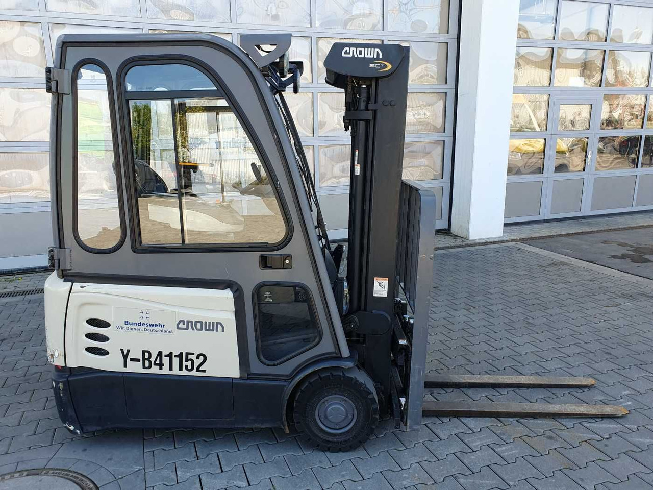 Crown SCT6020-1.3 /Triplex: 4.30m /Batterie 2020 - Chariot élévateur électrique: photos 2 Crown SCT6020-1.3 /Triplex: 4.30m /Batterie 2020 - Chariot élévateur électrique: photos 2