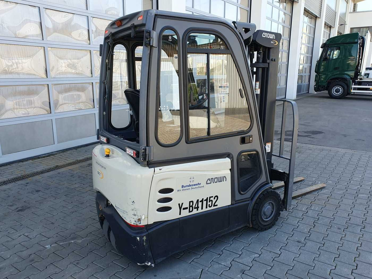 Crown SCT6020-1.3 /Triplex: 4.30m /Batterie 2020 - Chariot élévateur électrique: photos 3 Crown SCT6020-1.3 /Triplex: 4.30m /Batterie 2020 - Chariot élévateur électrique: photos 3