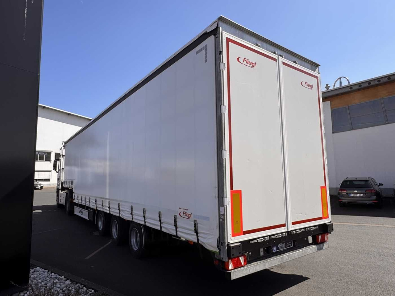 Semi-remorque surbaissé Fliegl SDS 350 Schiebeplane+Verdeck XL SAF 20.900Km: photos 7 Semi-remorque surbaissé Fliegl SDS 350 Schiebeplane+Verdeck XL SAF 20.900Km: photos 7