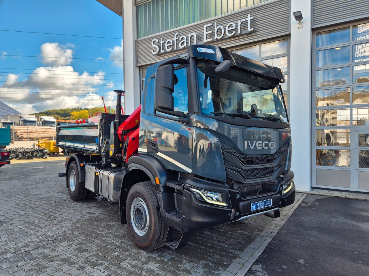 Iveco AD200X46/P HR OFF Palfinger PK 12.501 Funk AHK - Camion benne, Camion grue: photos 3 Iveco AD200X46/P HR OFF Palfinger PK 12.501 Funk AHK - Camion benne, Camion grue: photos 3