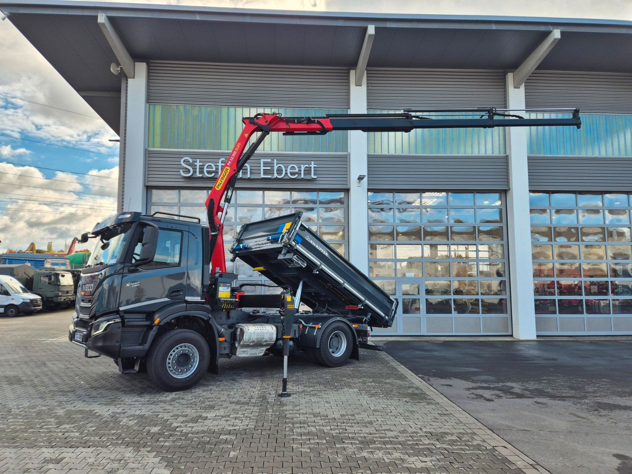 Iveco AD200X46/P HR OFF Palfinger PK 12.501 Funk AHK - Camion benne, Camion grue: photos 5 Iveco AD200X46/P HR OFF Palfinger PK 12.501 Funk AHK - Camion benne, Camion grue: photos 5