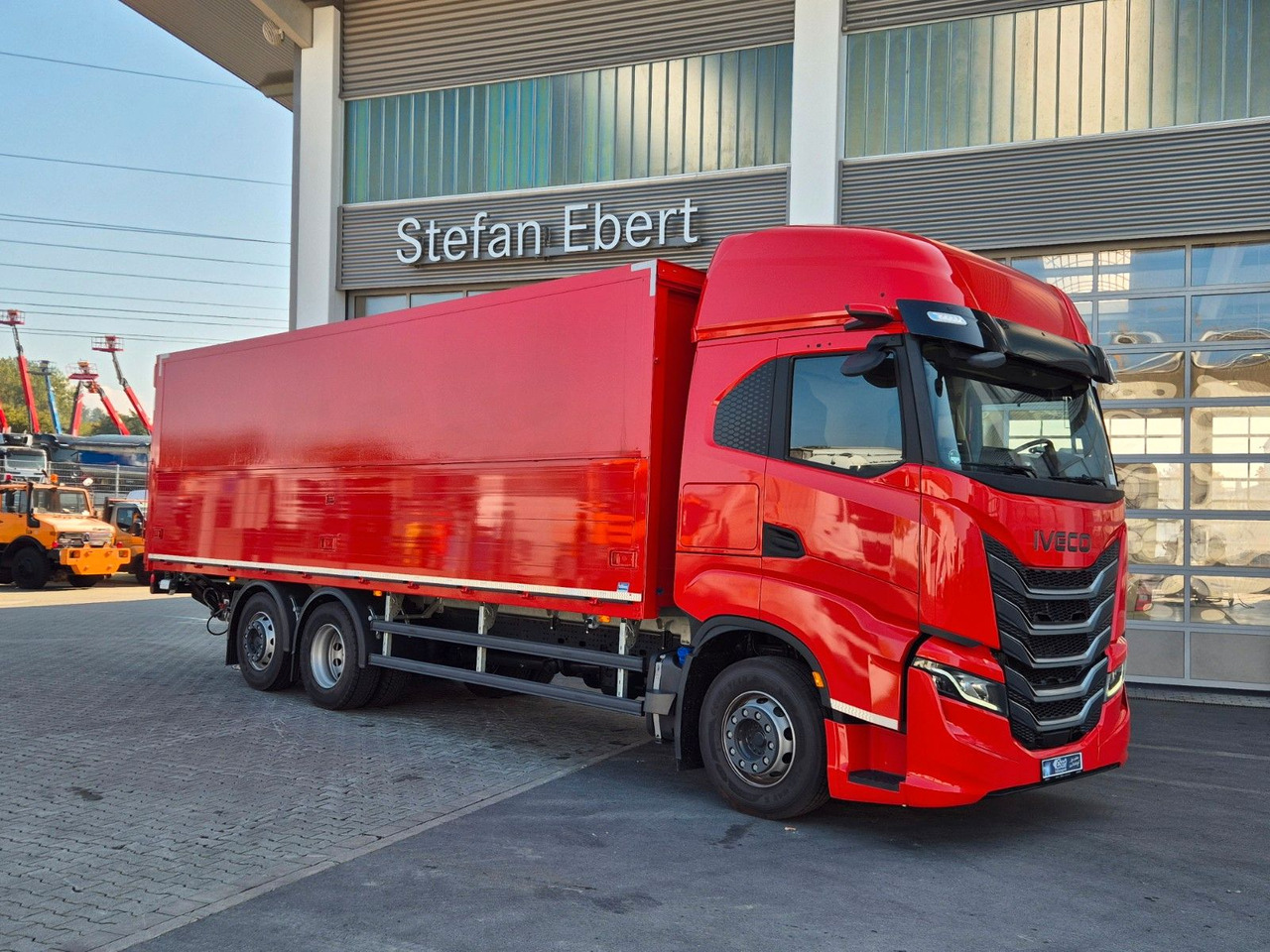 Iveco AS260S50Y/FS Schwenkwand LBW 2xAHK CAM Intarder - Camion pour le transport de boissons: photos 4 Iveco AS260S50Y/FS Schwenkwand LBW 2xAHK CAM Intarder - Camion pour le transport de boissons: photos 4