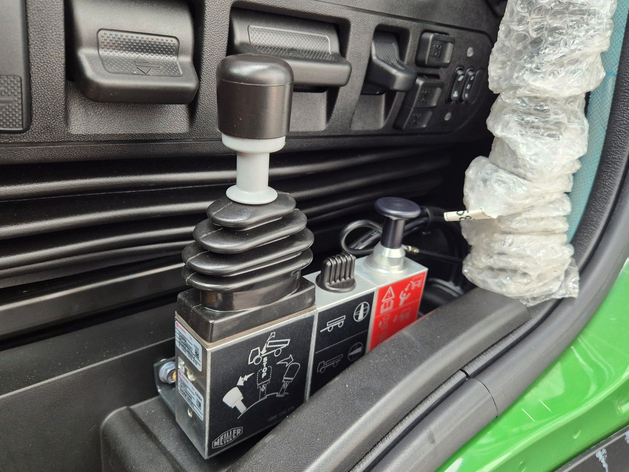 Iveco AT300X54Z HR OFF Bordmatik AHK Intarder - crédit-bail Iveco AT300X54Z HR OFF Bordmatik AHK Intarder: photos 12