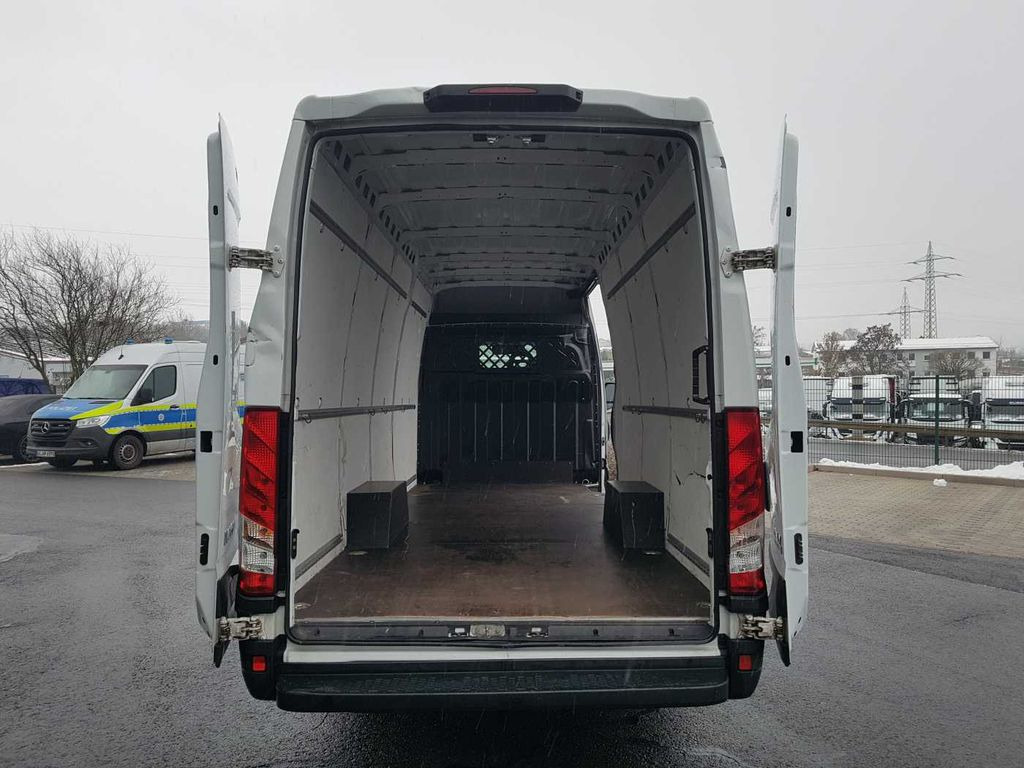 Iveco Daily 35 S16 A8 V *Klima*Automatik*L4.100mm* Iveco Daily 35 S16 A8 V *Klima*Automatik*L4.100mm* - Fourgon utilitaire: photos 5 Iveco Daily 35 S16 A8 V *Klima*Automatik*L4.100mm* Iveco Daily 35 S16 A8 V *Klima*Automatik*L4.100mm* - Fourgon utilitaire: photos 5