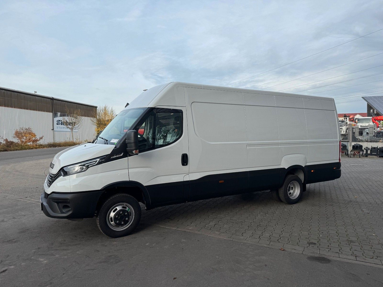Iveco Daily 35C21 HA8 *R4.100mm*AHK*LED*Automatik* - Fourgon utilitaire: photos 4 Iveco Daily 35C21 HA8 *R4.100mm*AHK*LED*Automatik* - Fourgon utilitaire: photos 4