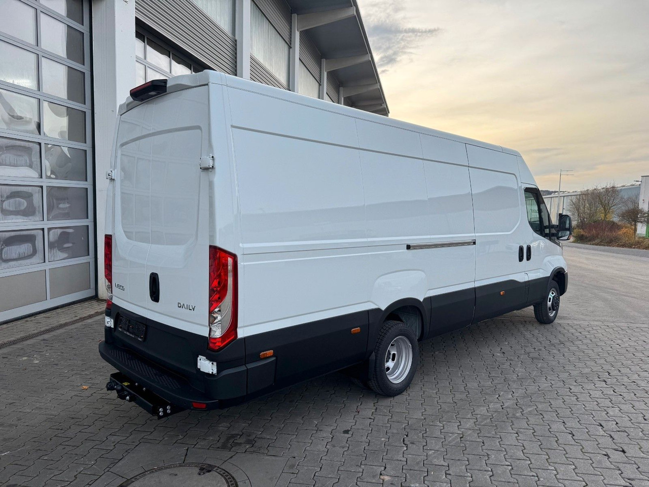 Iveco Daily 35C21 HA8 *R4.100mm*AHK*LED*Automatik* - Fourgon utilitaire: photos 5 Iveco Daily 35C21 HA8 *R4.100mm*AHK*LED*Automatik* - Fourgon utilitaire: photos 5