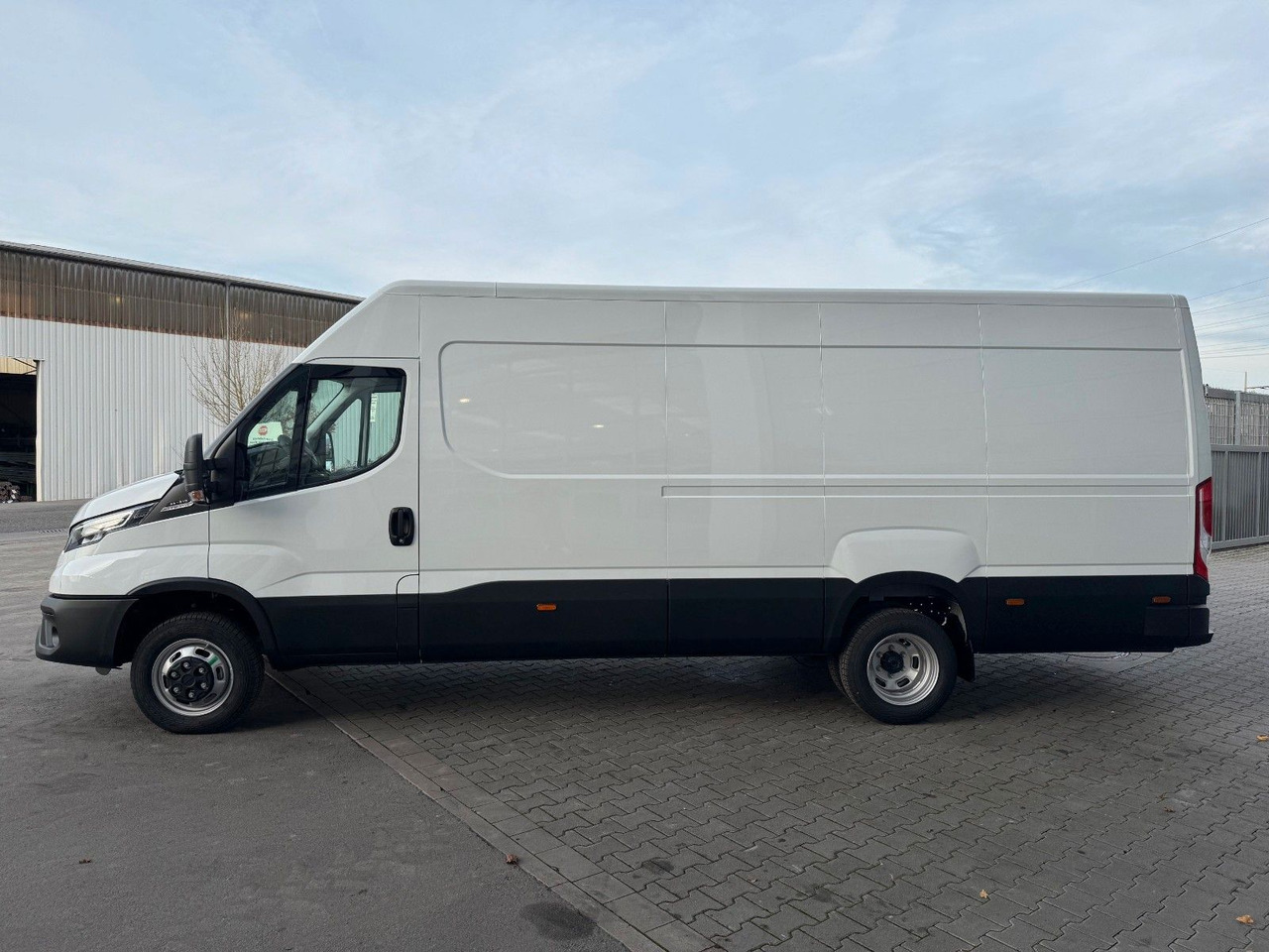 Iveco Daily 35C21 HA8 *R4.100mm*AHK*LED*Automatik* - Fourgon utilitaire: photos 5 Iveco Daily 35C21 HA8 *R4.100mm*AHK*LED*Automatik* - Fourgon utilitaire: photos 5