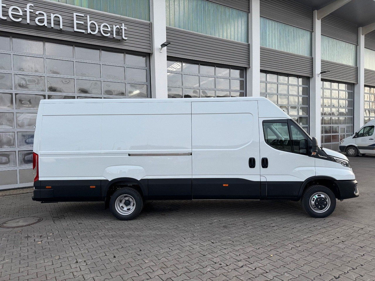 Iveco Daily 35C21 HA8 *R4.100mm*AHK*LED*Automatik* - Fourgon utilitaire: photos 3 Iveco Daily 35C21 HA8 *R4.100mm*AHK*LED*Automatik* - Fourgon utilitaire: photos 3