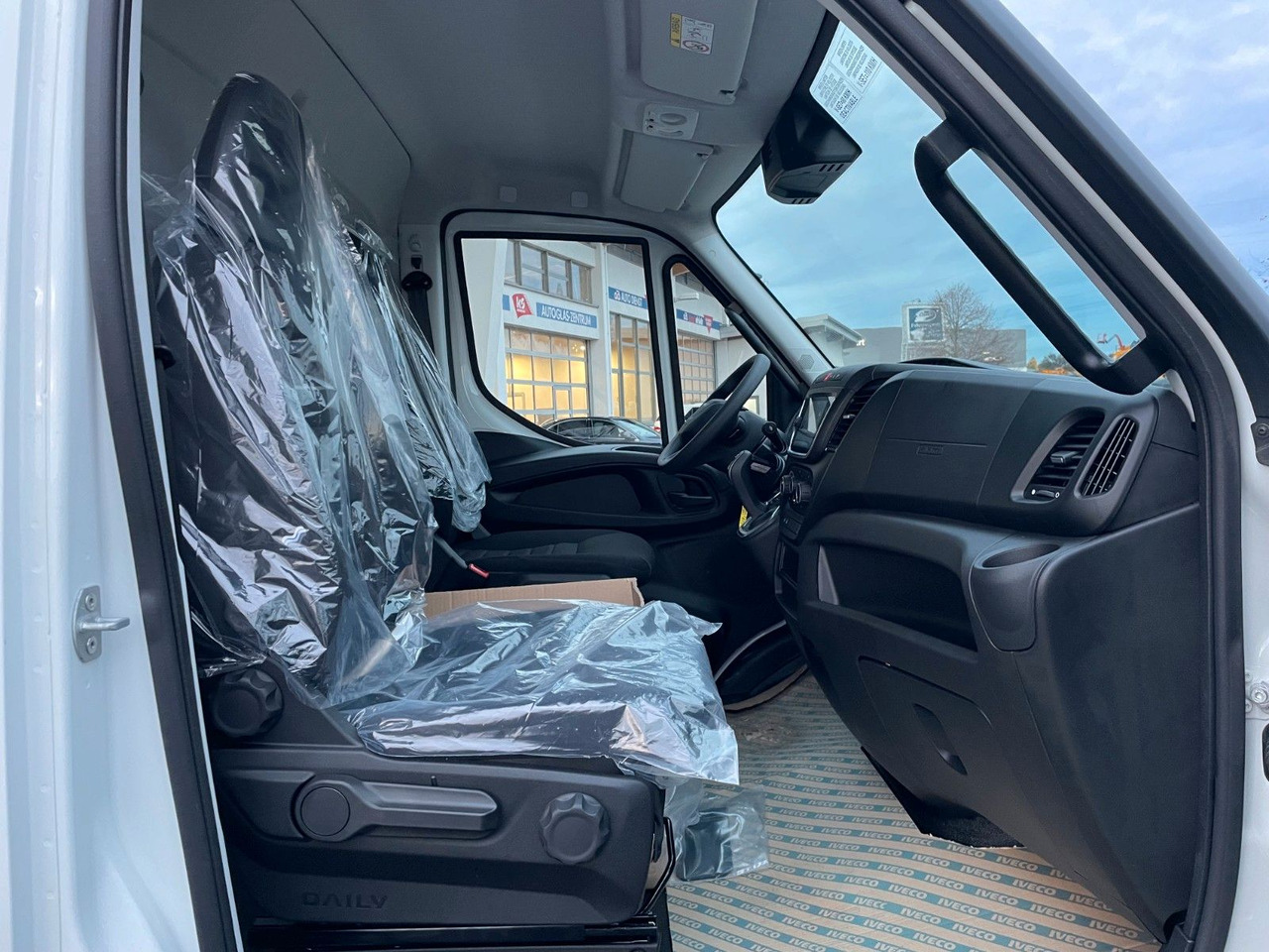 Utilitaire benne Iveco Daily 35S14 A8*R3.450mm*Automatik*Kamera*2Sitze*: photos 15 Utilitaire benne Iveco Daily 35S14 A8*R3.450mm*Automatik*Kamera*2Sitze*: photos 15