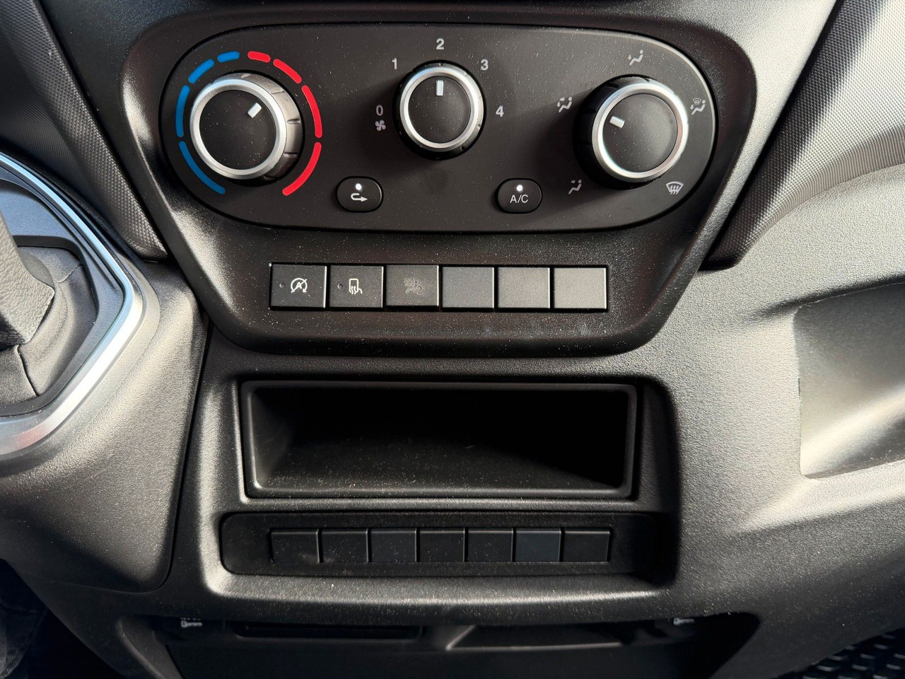 Utilitaire benne Iveco Daily 35S14 A8*R3.450mm*Automatik*Kamera*3Sitze*: photos 18 Utilitaire benne Iveco Daily 35S14 A8*R3.450mm*Automatik*Kamera*3Sitze*: photos 18