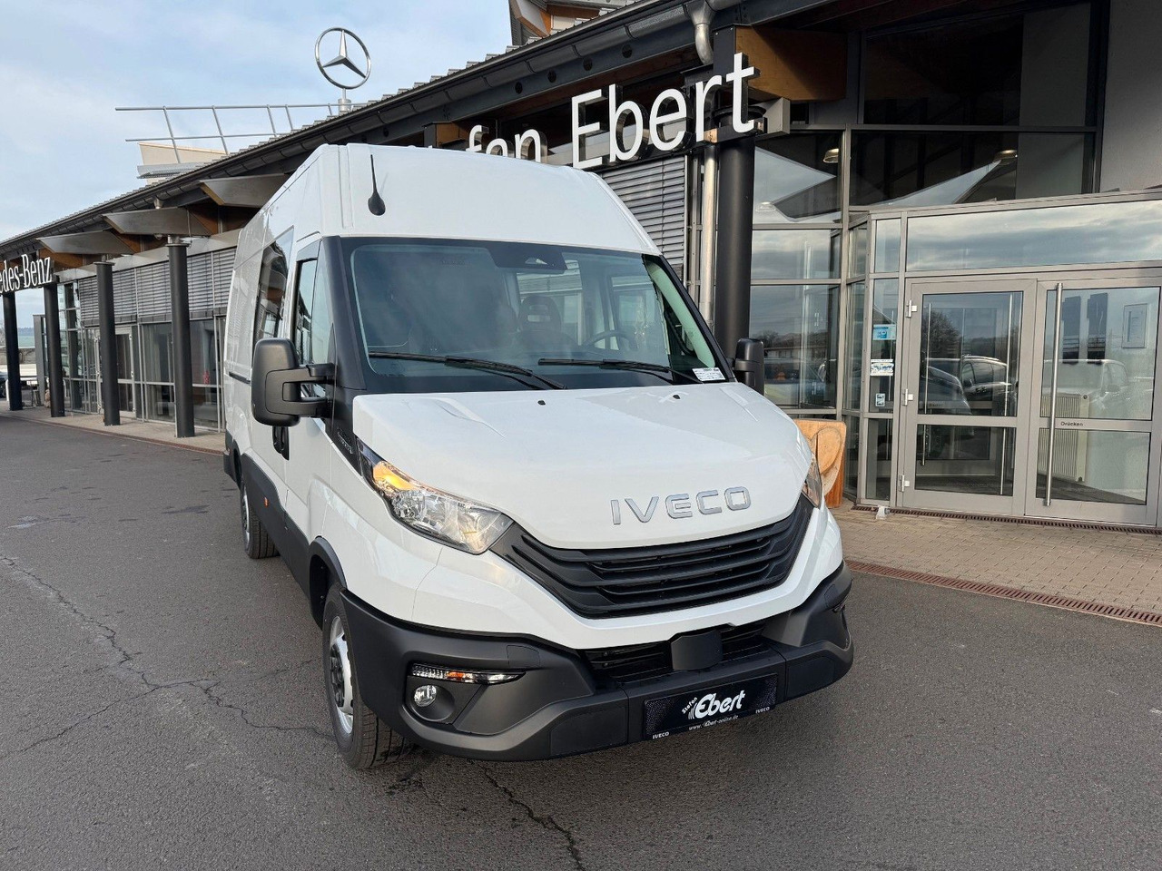 Iveco Daily 35S16 A8 *DoKa*Automatik*AHK*R3.520mm* - Fourgon utilitaire: photos 2 Iveco Daily 35S16 A8 *DoKa*Automatik*AHK*R3.520mm* - Fourgon utilitaire: photos 2