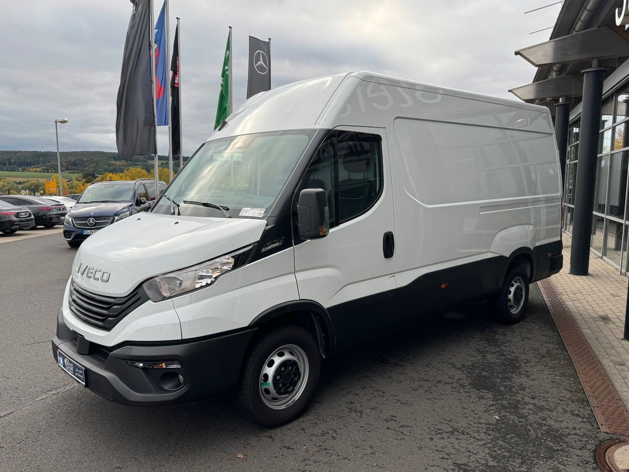 Iveco Daily 35S16 A8 *R3.520mm*Automatik*AHK*ACC* - Fourgon utilitaire: photos 4 Iveco Daily 35S16 A8 *R3.520mm*Automatik*AHK*ACC* - Fourgon utilitaire: photos 4