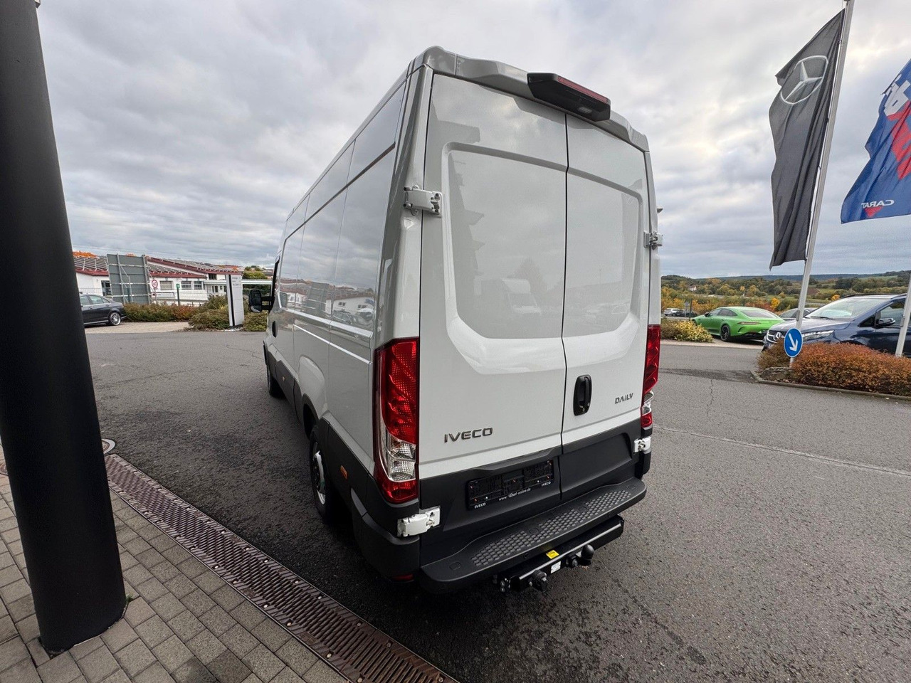 Iveco Daily 35S16 A8 *R3.520mm*Automatik*AHK*ACC* - Fourgon utilitaire: photos 5 Iveco Daily 35S16 A8 *R3.520mm*Automatik*AHK*ACC* - Fourgon utilitaire: photos 5