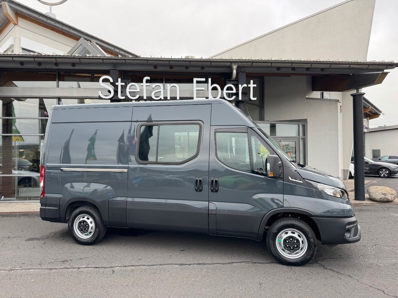 Fourgon utilitaire Iveco Daily 35S18HA8 3.0L *R3.520mm*AHK*2xSchiebetür*: photos 11 Fourgon utilitaire Iveco Daily 35S18HA8 3.0L *R3.520mm*AHK*2xSchiebetür*: photos 11
