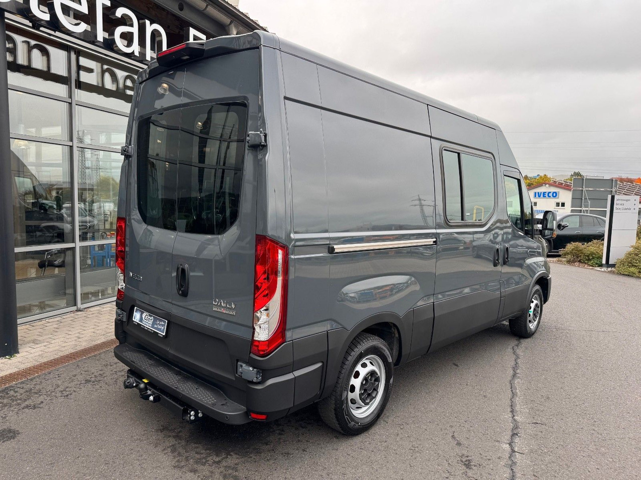 Fourgon utilitaire Iveco Daily 35S18HA8 3.0L *R3.520mm*AHK*2xSchiebetür*: photos 9 Fourgon utilitaire Iveco Daily 35S18HA8 3.0L *R3.520mm*AHK*2xSchiebetür*: photos 9
