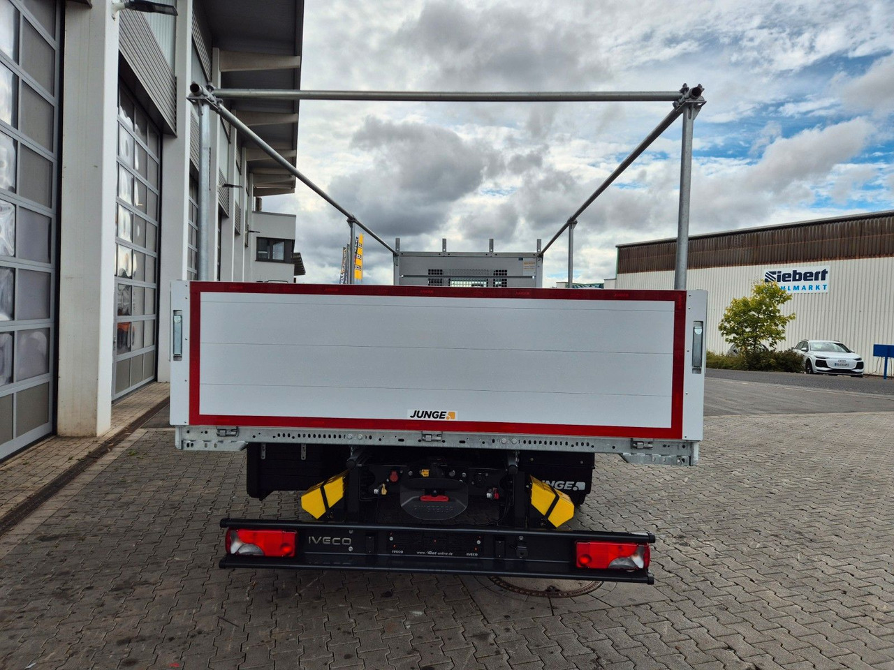 Camion plateau Iveco Eurocargo ML140E28/P Gerüstbau 3 Sitze AHK Klima: photos 8