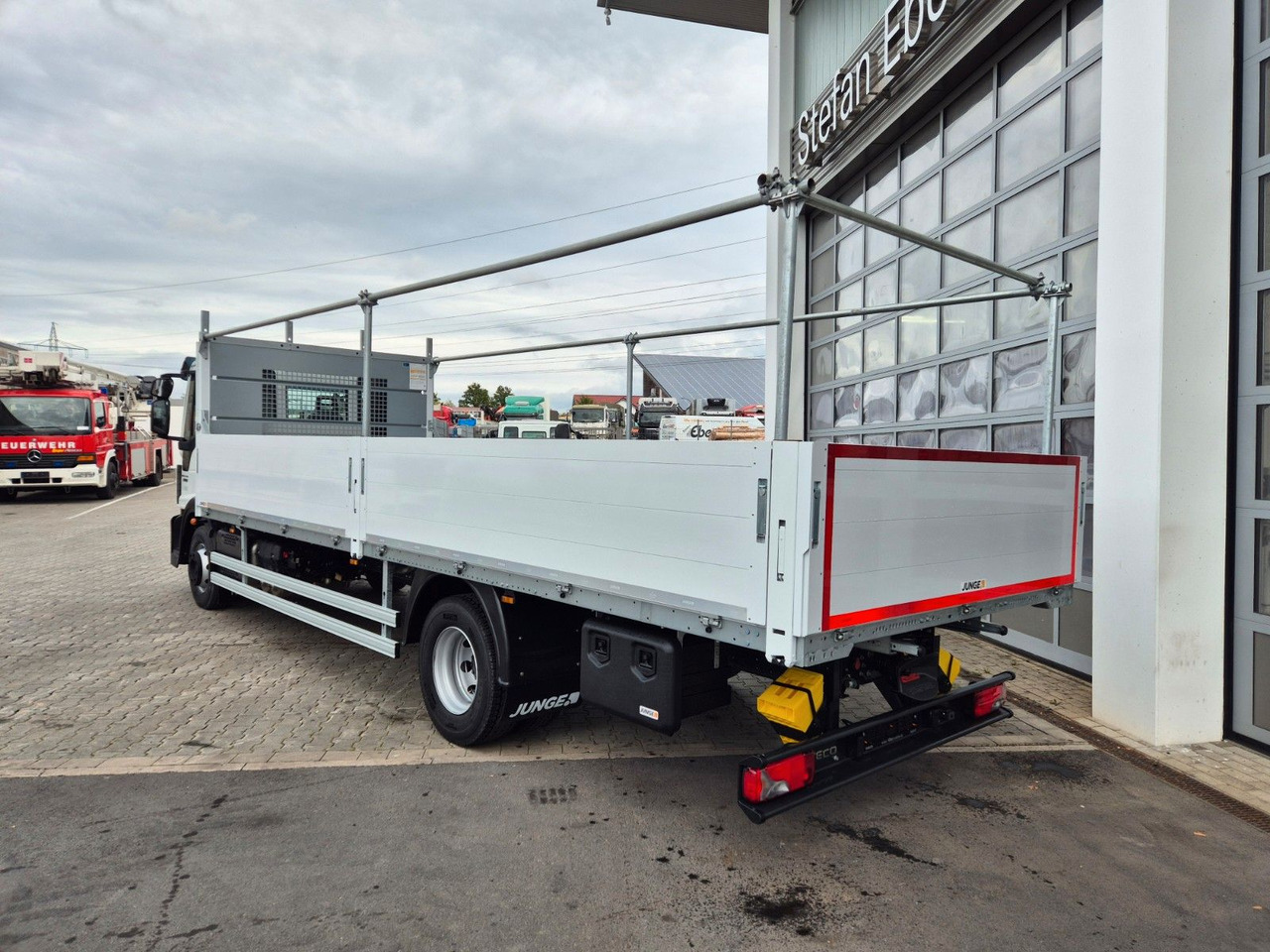 Camion plateau Iveco Eurocargo ML140E28/P Gerüstbau 3 Sitze AHK Klima: photos 7