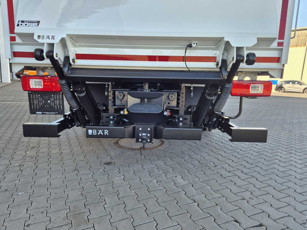 Camion pour le transport de boissons Iveco S-Way AD190S40/FP Böse Schwenkwand LBW 2x AHK: photos 8 Camion pour le transport de boissons Iveco S-Way AD190S40/FP Böse Schwenkwand LBW 2x AHK: photos 8