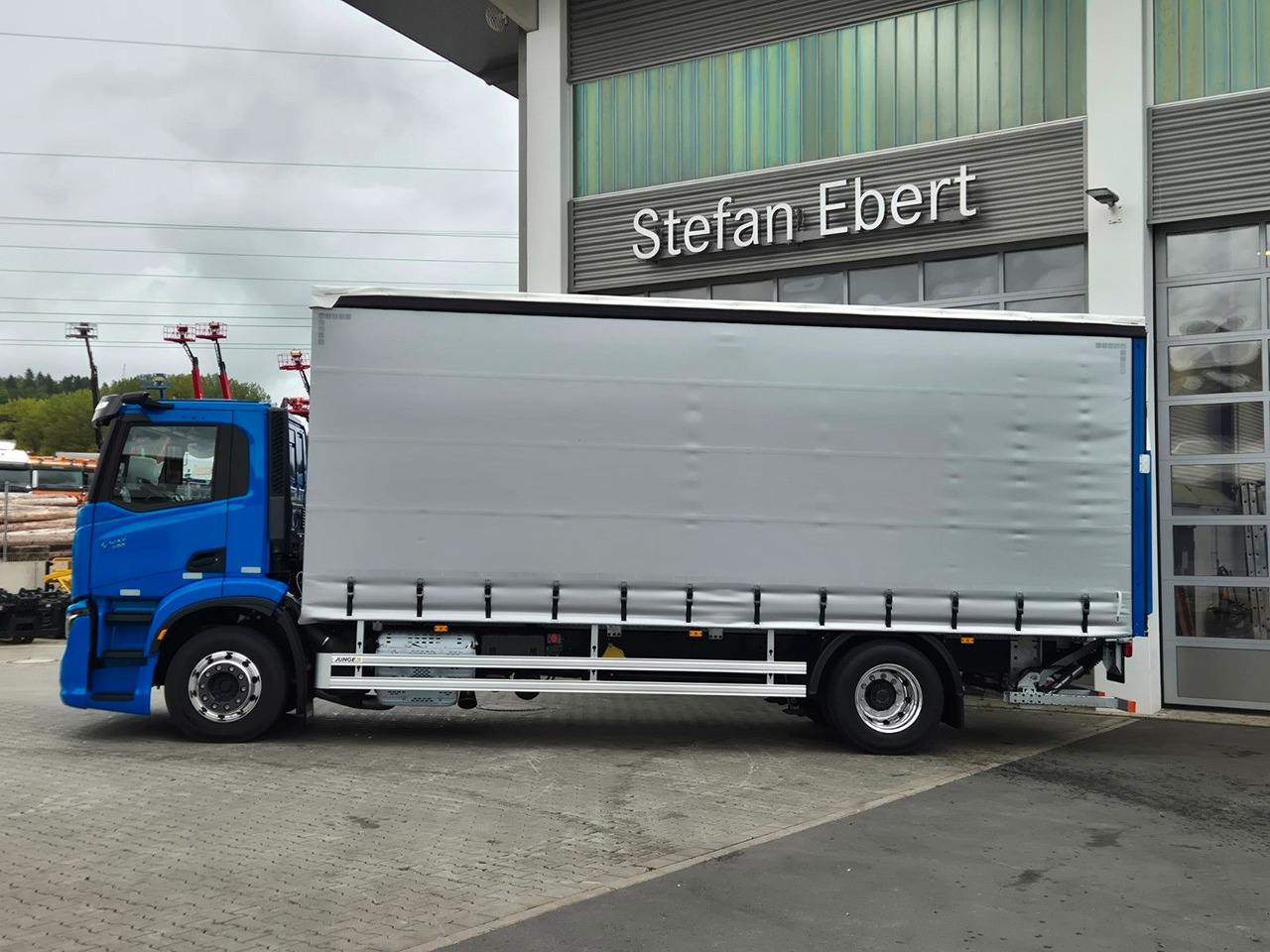 Iveco S-Way AD190S40/P Curtainsider *MirrorCam*LBW* - Camion à rideaux coulissants: photos 5 Iveco S-Way AD190S40/P Curtainsider *MirrorCam*LBW* - Camion à rideaux coulissants: photos 5