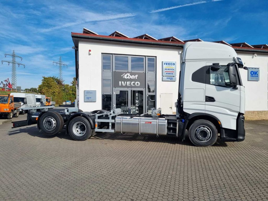 Iveco S-Way AS260S46 6x2 BDF-Wechsler Intarder 2x vorh Iveco S-Way AS260S46 6x2 BDF-Wechsler Intarder 2x vorh - Camion porte-conteneur/ Caisse mobile: photos 3 Iveco S-Way AS260S46 6x2 BDF-Wechsler Intarder 2x vorh Iveco S-Way AS260S46 6x2 BDF-Wechsler Intarder 2x vorh - Camion porte-conteneur/ Caisse mobile: photos 3