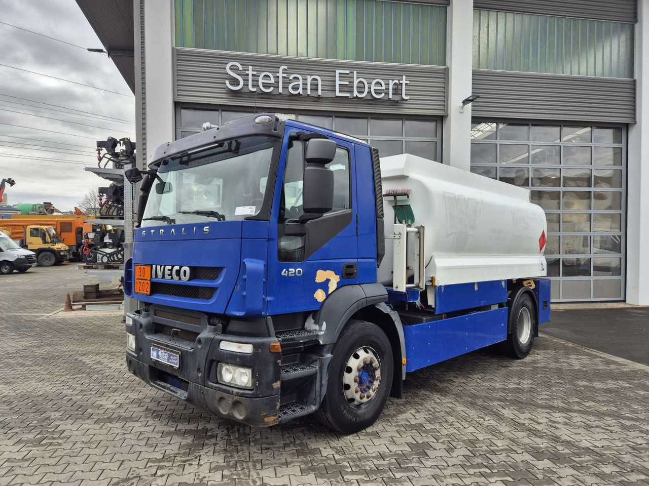 Iveco Stralis AD190S42/P 14.000L Lindner&Fischer - Camion citerne: photos 1 Iveco Stralis AD190S42/P 14.000L Lindner&Fischer - Camion citerne: photos 1