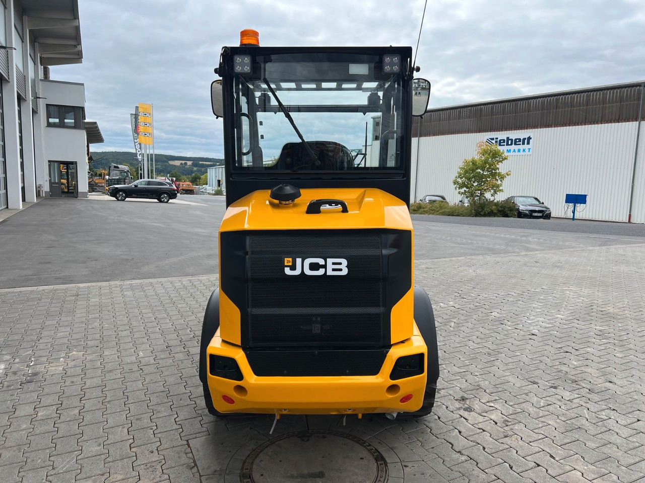 JCB 403 Plus / Neufahrzeug / 2025 / Gabel / Schaufel - Chargeuse sur pneus: photos 5 JCB 403 Plus / Neufahrzeug / 2025 / Gabel / Schaufel - Chargeuse sur pneus: photos 5