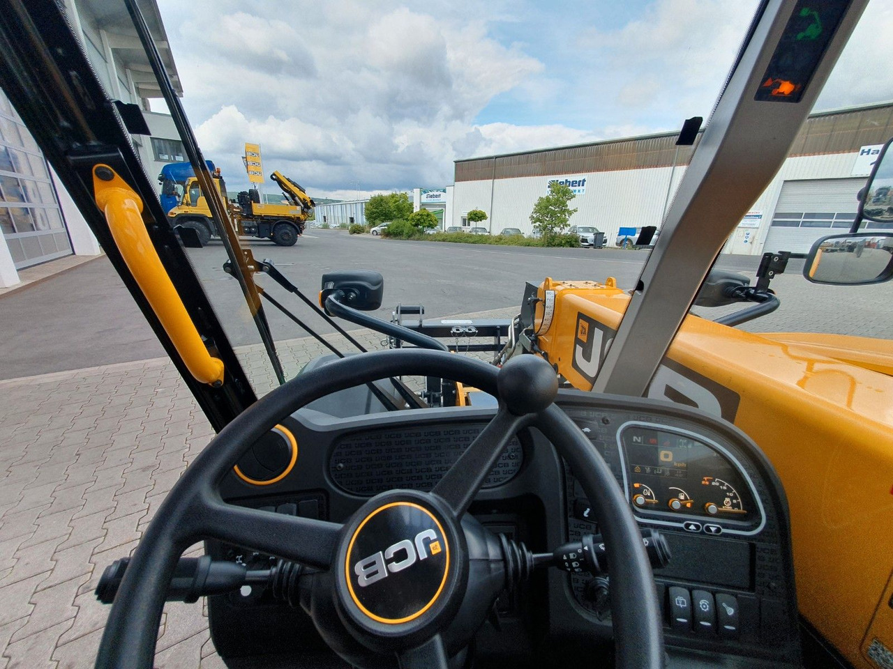 Chariot télescopique JCB 525-60 / Neufahrzeug /Palettengabel / 2025: photos 9