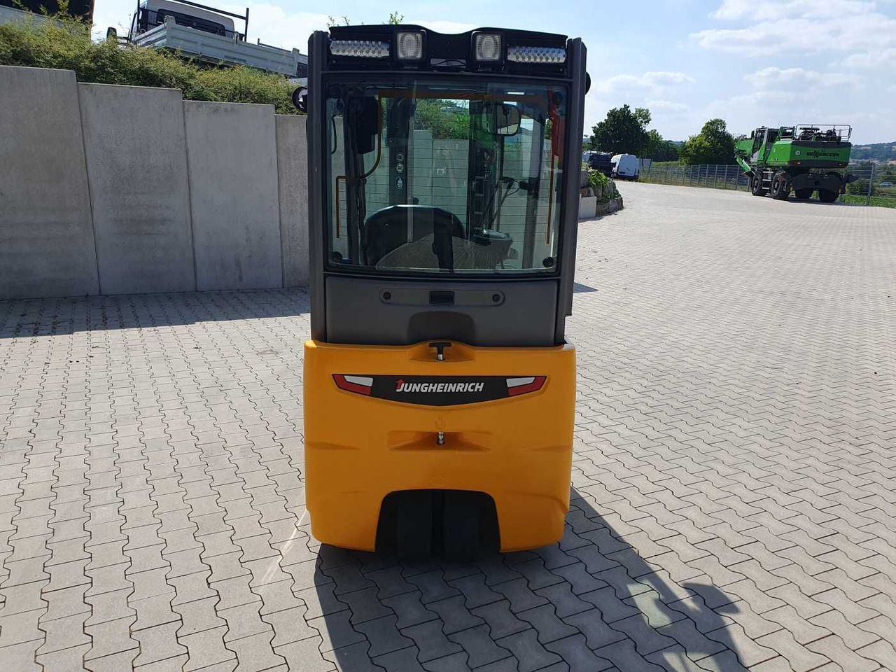 Jungheinrich EFG 215 / Triplex: 4.25m! / SS / nur 2.184h! - Chariot élévateur électrique: photos 5 Jungheinrich EFG 215 / Triplex: 4.25m! / SS / nur 2.184h! - Chariot élévateur électrique: photos 5