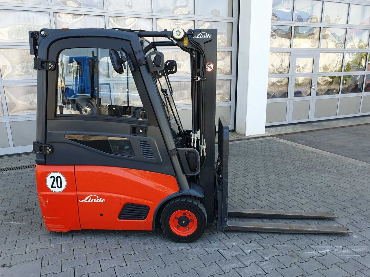 Linde E14 - 01 / Triplex: 4.10m! / SS / nur 1.003h! - Chariot élévateur électrique: photos 2 Linde E14 - 01 / Triplex: 4.10m! / SS / nur 1.003h! - Chariot élévateur électrique: photos 2