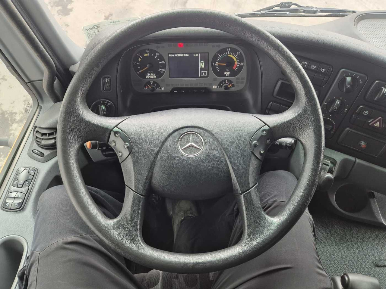 Mercedes-Benz Actros 2032 A 4x4 Bucher STKF 9500 Airport 30x - crédit-bail Mercedes-Benz Actros 2032 A 4x4 Bucher STKF 9500 Airport 30x: photos 12 Mercedes-Benz Actros 2032 A 4x4 Bucher STKF 9500 Airport 30x - crédit-bail Mercedes-Benz Actros 2032 A 4x4 Bucher STKF 9500 Airport 30x: photos 12