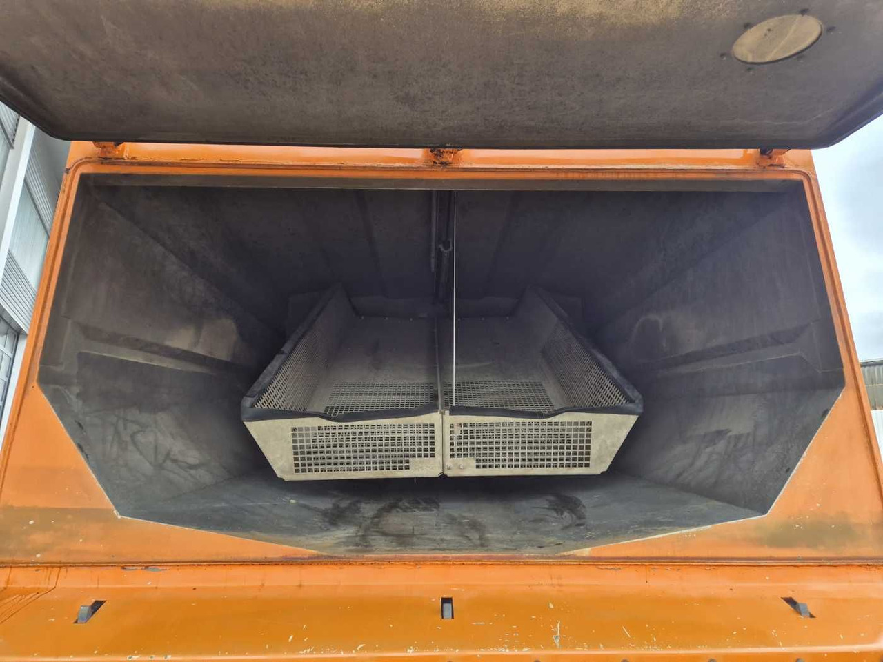 Balayeuse de voirie Mercedes-Benz Actros 2032 A 4x4 Bucher STKF 9500 Airport 30x: photos 8 Balayeuse de voirie Mercedes-Benz Actros 2032 A 4x4 Bucher STKF 9500 Airport 30x: photos 8