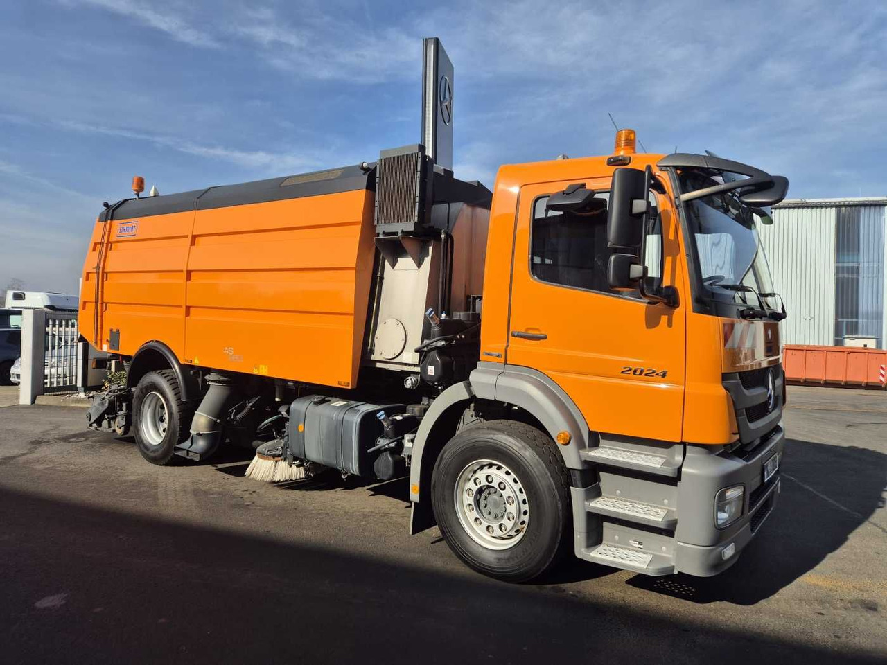 Mercedes-Benz Axor 2024 L Schmidt Airportsweeper AS 990 - Balayeuse de voirie: photos 2 Mercedes-Benz Axor 2024 L Schmidt Airportsweeper AS 990 - Balayeuse de voirie: photos 2