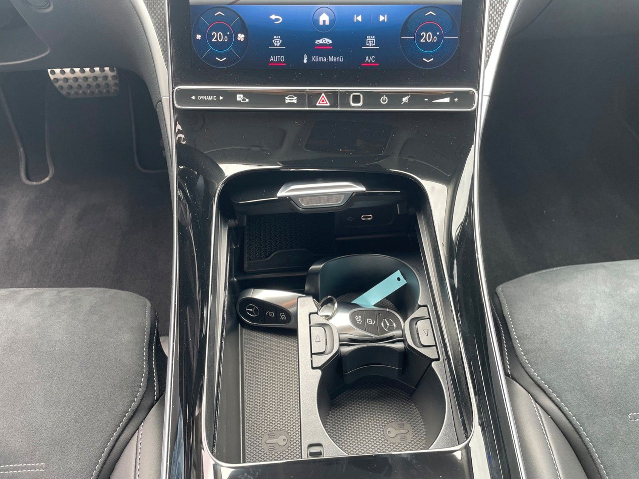 Voiture break Mercedes-Benz C 200 d T AMG+Night+360°+Digital+Memory+Keyless: photos 20 Voiture break Mercedes-Benz C 200 d T AMG+Night+360°+Digital+Memory+Keyless: photos 20