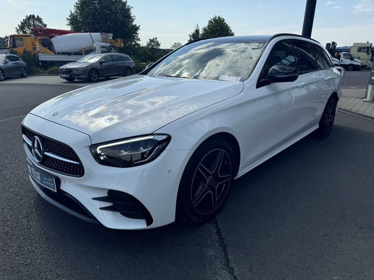 Mercedes-Benz E 220d T AMG+Pano+AHK+Night+TotW+ RKamera+Ambien - Voiture: photos 2 Mercedes-Benz E 220d T AMG+Pano+AHK+Night+TotW+ RKamera+Ambien - Voiture: photos 2