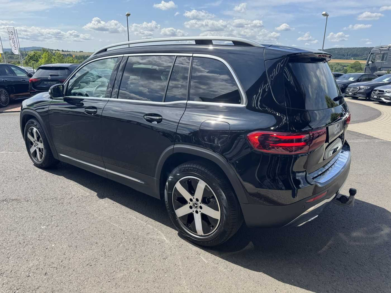 Mercedes-Benz GLB 180 Progressive+AHK+RKamera+LED+ IHC+DAB - SUV: photos 3 Mercedes-Benz GLB 180 Progressive+AHK+RKamera+LED+ IHC+DAB - SUV: photos 3