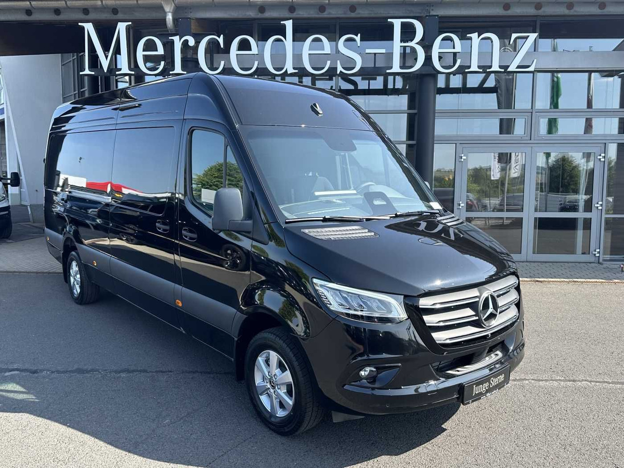 Mercedes-Benz Sprinter 319 CDI 4325 AHK DISTRONIC 360 Klima - Fourgon utilitaire: photos 1 Mercedes-Benz Sprinter 319 CDI 4325 AHK DISTRONIC 360 Klima - Fourgon utilitaire: photos 1