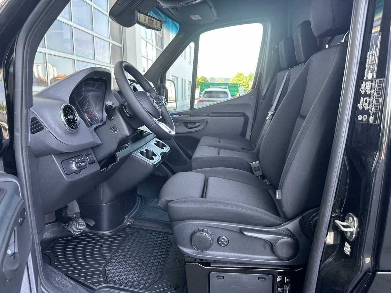 Fourgon utilitaire Mercedes-Benz Sprinter 319 CDI 4325 AHK DISTRONIC 360 Klima: photos 8