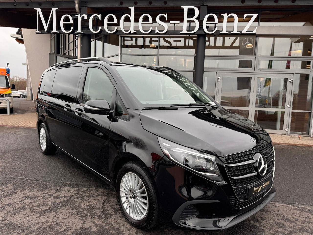 Mercedes-Benz V 220 d STYLE K Liege-Paket AHK2,5 DISTRONIC - Transport de personnes: photos 1 Mercedes-Benz V 220 d STYLE K Liege-Paket AHK2,5 DISTRONIC - Transport de personnes: photos 1