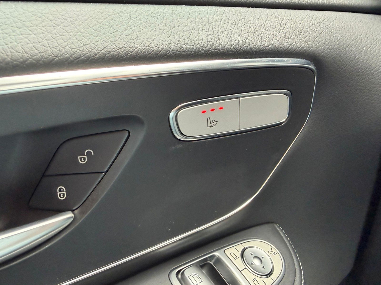 Voiture break Mercedes-Benz V 250 AVANTGARDE ED AHK Tisch 6Sitze: photos 21