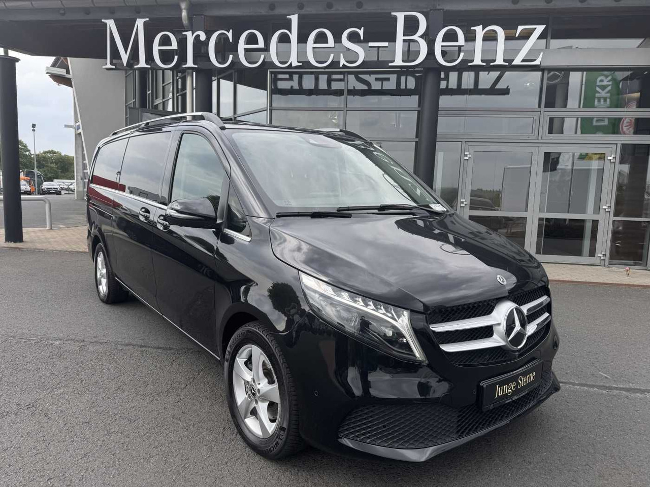 Mercedes-Benz V 300 d 4MATIC AVA 3430 AHK2,5 DISTRONIC 360 - Voiture: photos 1 Mercedes-Benz V 300 d 4MATIC AVA 3430 AHK2,5 DISTRONIC 360 - Voiture: photos 1