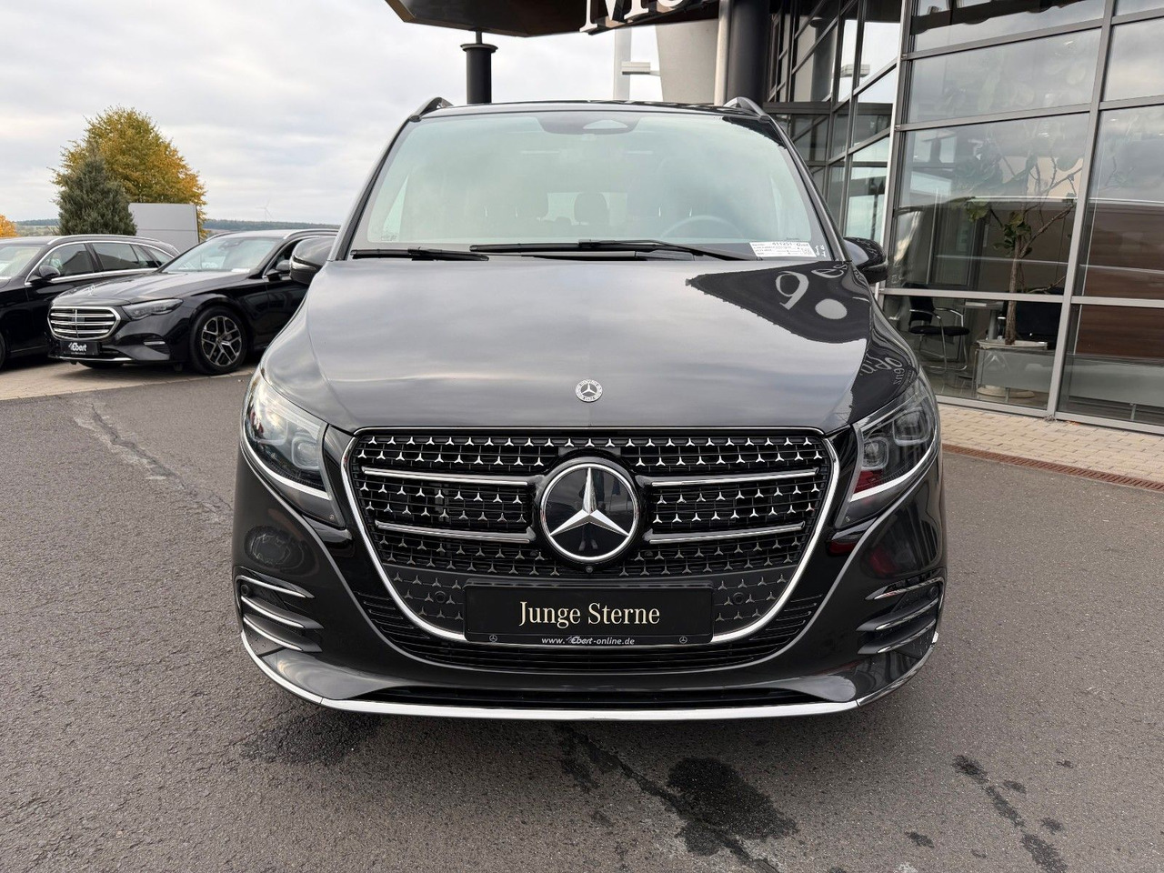 Mercedes-Benz V 300 d 4MATIC EXCLUSIVE AMG Panorama Standheiz - Transport de personnes: photos 2 Mercedes-Benz V 300 d 4MATIC EXCLUSIVE AMG Panorama Standheiz - Transport de personnes: photos 2
