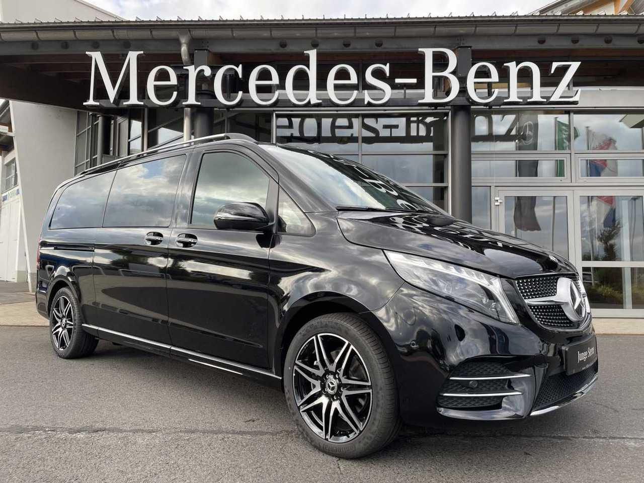 Mercedes-Benz V 300 d AVA 4MATIC AMG Kühlschrank AIRMATIC - Voiture: photos 1 Mercedes-Benz V 300 d AVA 4MATIC AMG Kühlschrank AIRMATIC - Voiture: photos 1