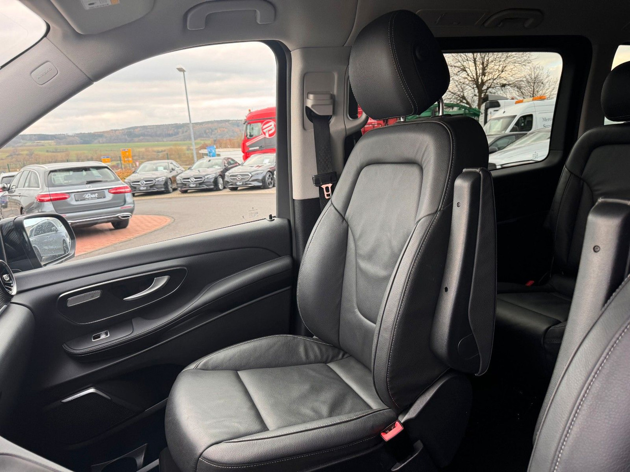 Voiture break Mercedes-Benz V 300 d AVA Extralang 4MATIC AHK Stdh DISTRONIC: photos 10