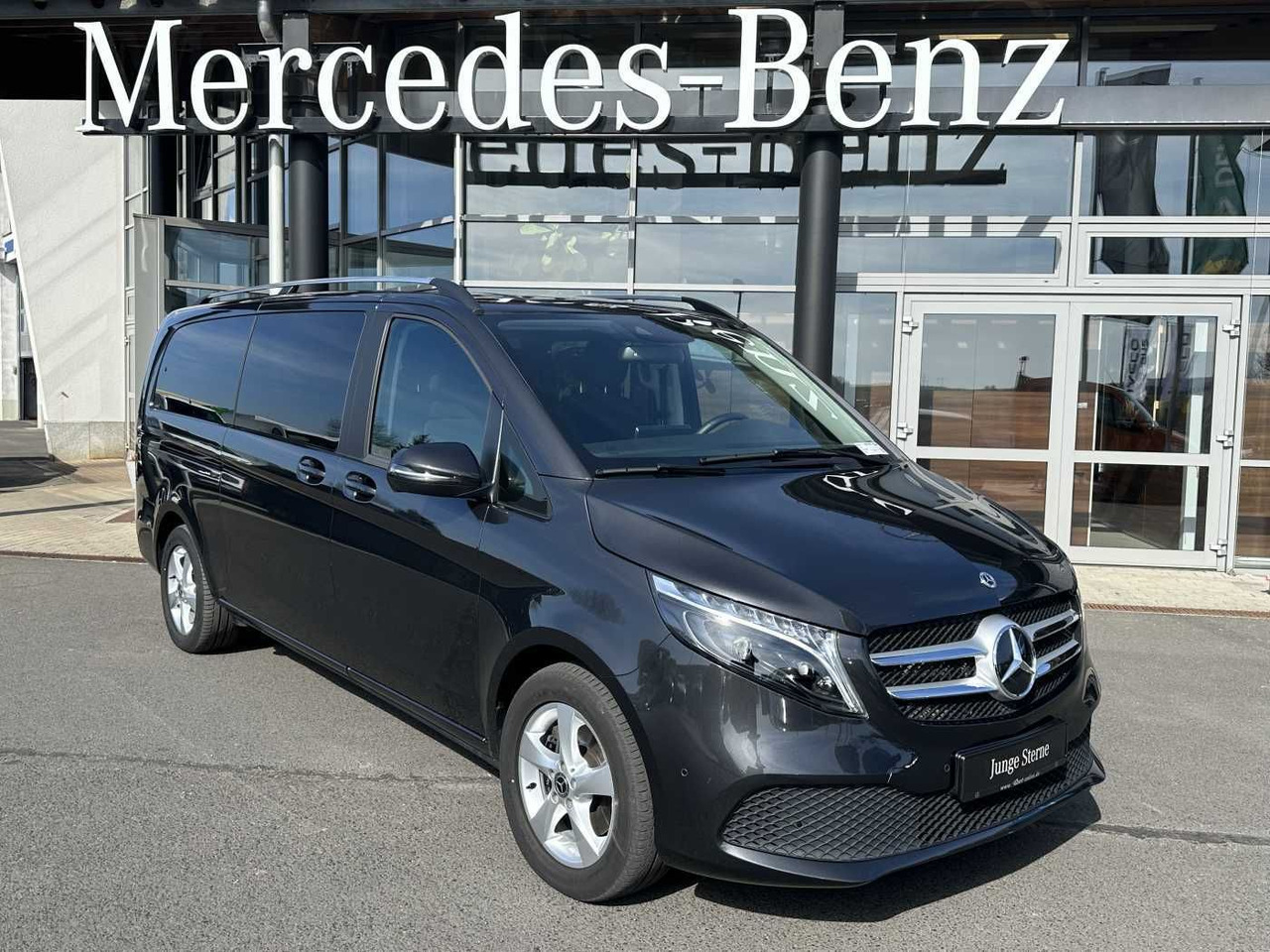 Mercedes-Benz V 300 d EDITION 4MATIC DISTRONIC AHK LED Kamera - Voiture: photos 1 Mercedes-Benz V 300 d EDITION 4MATIC DISTRONIC AHK LED Kamera - Voiture: photos 1