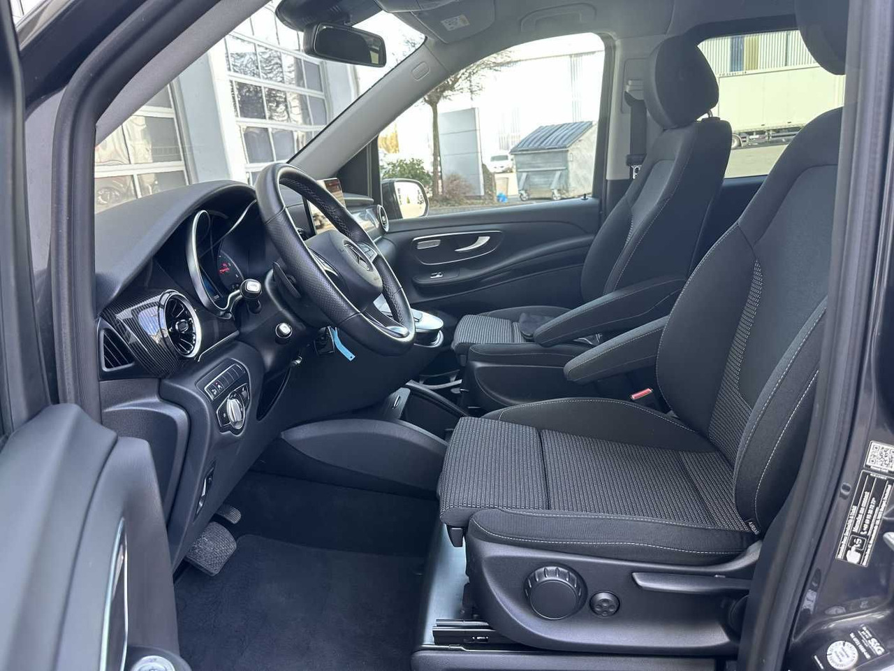 Voiture Mercedes-Benz V 300 d EDITION 4MATIC DISTRONIC AHK LED Kamera: photos 7
