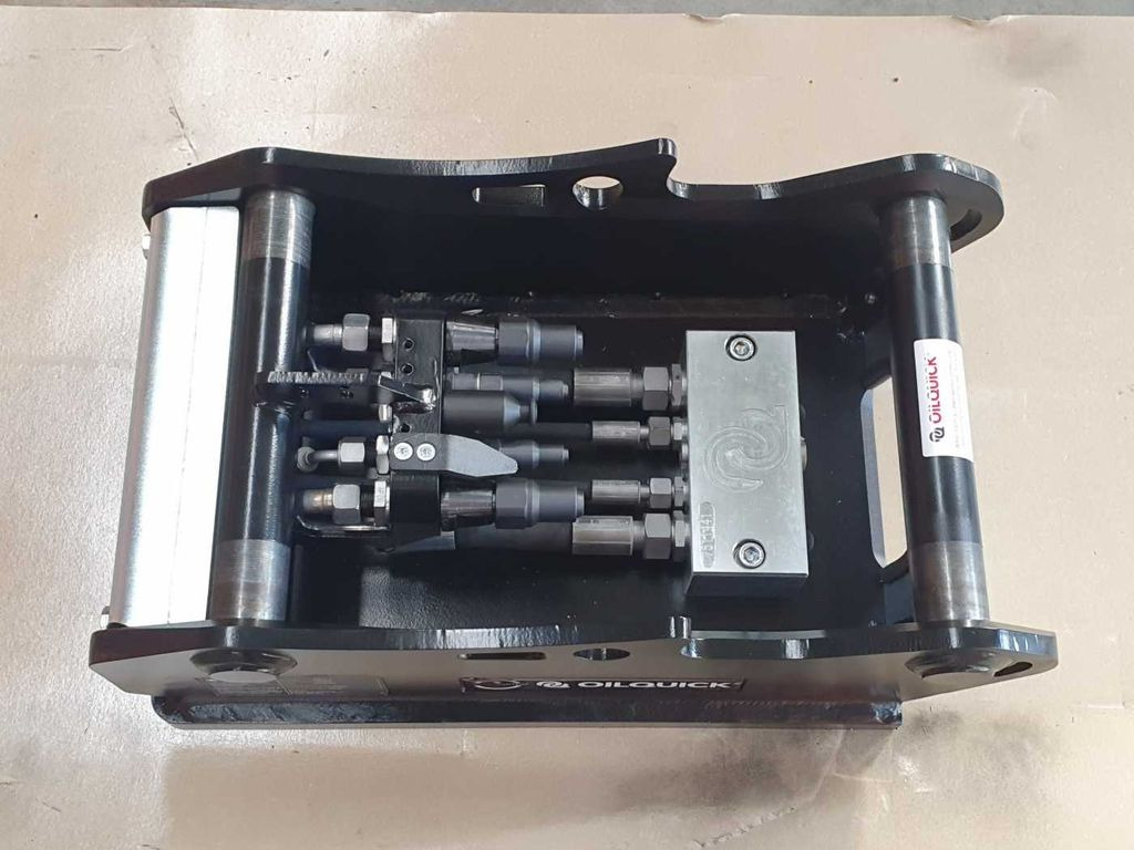OilQuick OQ45-5 Adapterplatte für Westtech &mehr - Attache rapide: photos 5 OilQuick OQ45-5 Adapterplatte für Westtech &mehr - Attache rapide: photos 5