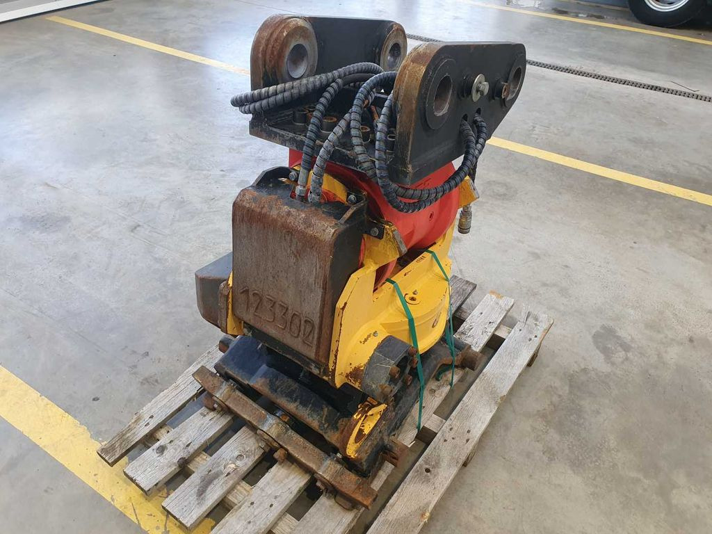 Rädlinger Schwenkrotator CAT M318 / CW 40 / 2016 - Tiltrotator pour Engins de chantier: photos 5 Rädlinger Schwenkrotator CAT M318 / CW 40 / 2016 - Tiltrotator pour Engins de chantier: photos 5