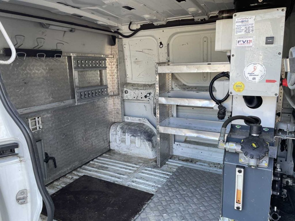 Camion avec nacelle, Véhicule utilitaire Renault Trafic dCi 120 L1H1 / France Elavateur 091F 9m: photos 9