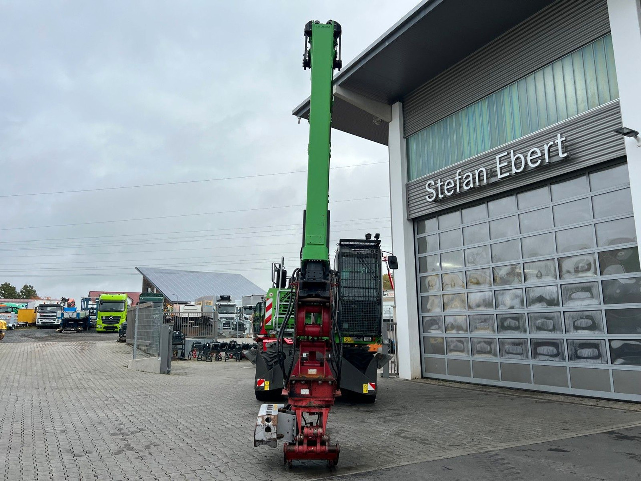 Sennebogen 718 / inkl. Vosch Fällzange / nur 1.965h! - Pelle sur pneus: photos 4 Sennebogen 718 / inkl. Vosch Fällzange / nur 1.965h! - Pelle sur pneus: photos 4